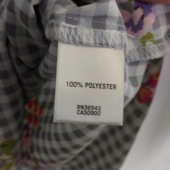 NWT Floral checkered print top Van Heusen - Picture 7 of 7